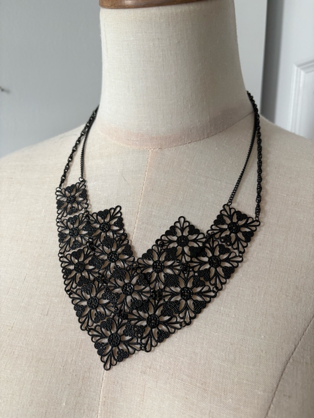 Black Floral Lace Statement Necklace - Women Jewelry
